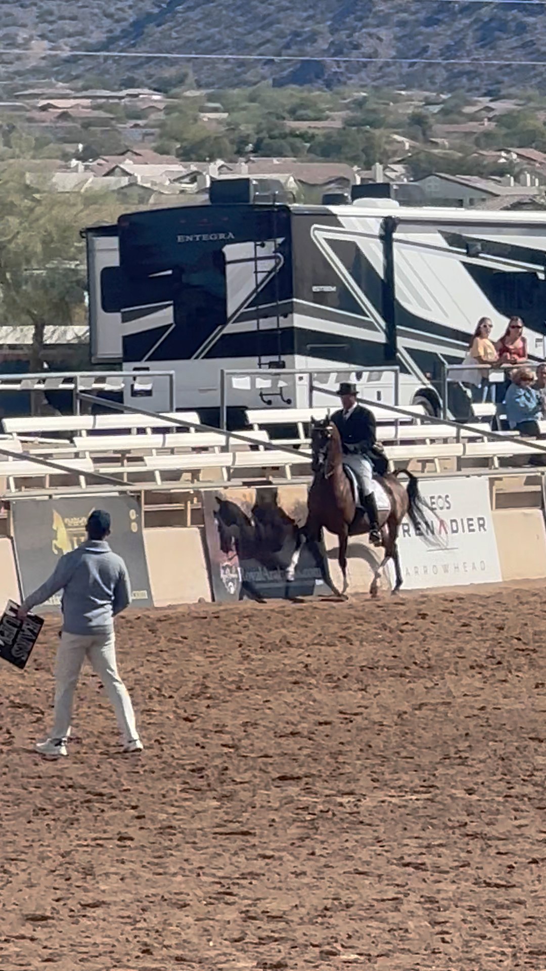 Lowe Show Horse Centre